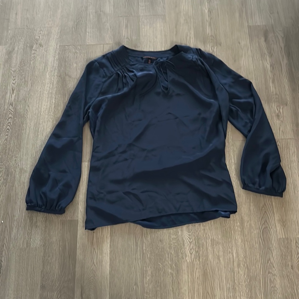 VICTORIA’S SECRET women’s large navy long sleeve blouse